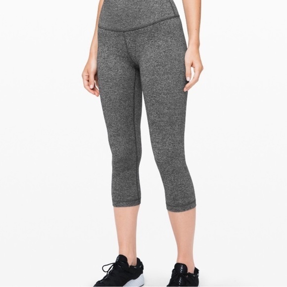 Lululemon Wunder Under Crop Luxtreme High Rise - Picture 1 of 10